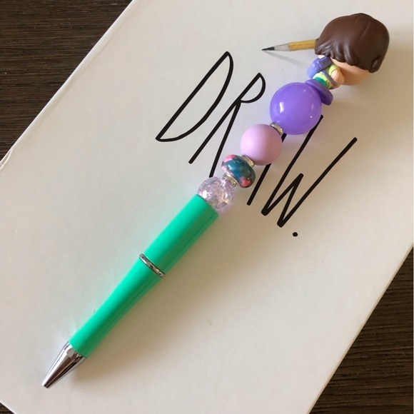 Disney Doorables: Toy Story: Bonnie handmade beaded pen - Picture 3 of 3